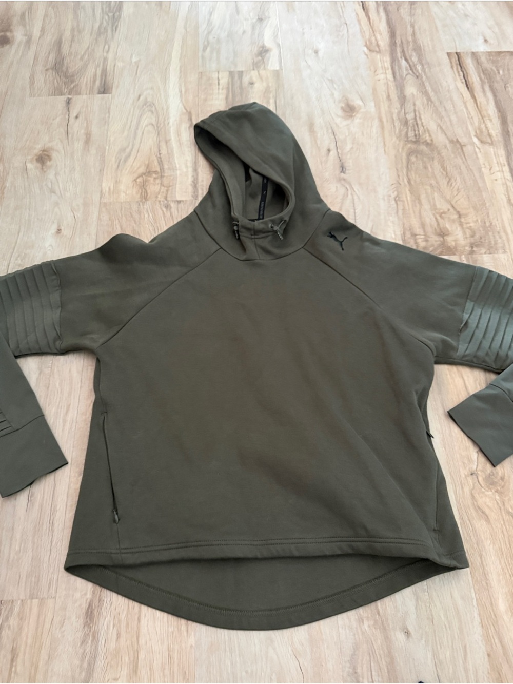 Puma Women’s Moto Performance Olive Green Hooded Sweatshirt Thumb Holes, Size L